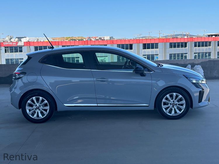 RENAULT Clio 2024