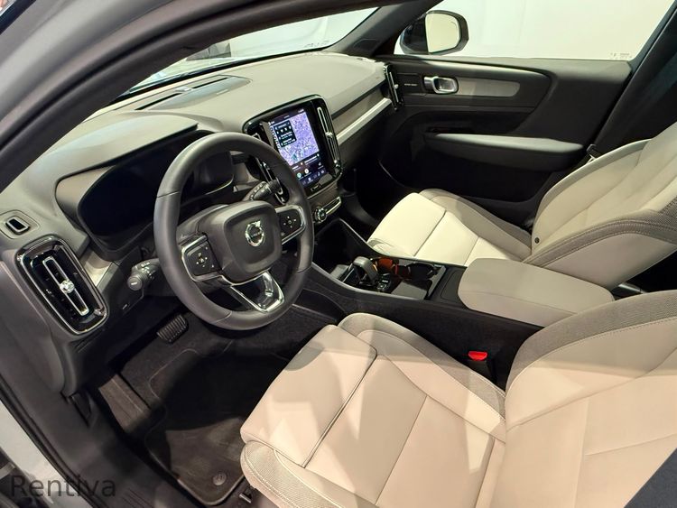 VOLVO EX40 2026