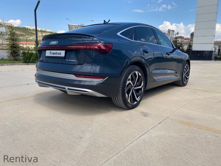 AUDI E-Tron 2020