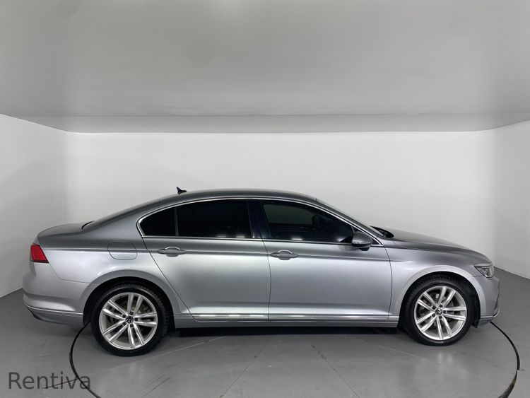 VOLKSWAGEN Passat 2021